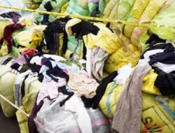 Krisis Ekonomi RI? Baju Bekas Impor Bernilai Miliaran Rupiah Disita!