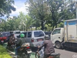 Demo Guru Tutup Jalan Medan Merdeka, Lalin Jakpus Terhenti!