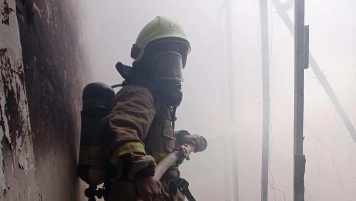 Kebakaran Mes Ruko Bakso di Jakpus Akibat Korslet, Kerugian Rp 200 Juta - Update 2