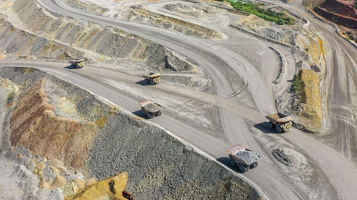 **Kinerja Amman Mineral Lagi Tak Aman, Rugi Tembus Rp 2,9 T: Analisis & Strategi Investasi**