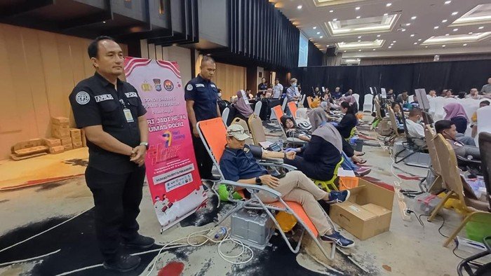Donor Darah Massal Polresta Pekanbaru Sambut HUT Humas Polri