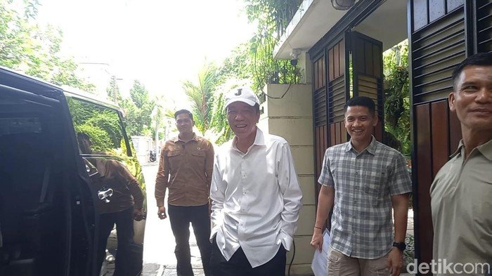 Topi Inisial J Milik Jokowi, Apakah Ini Indikator Baru dalam Dunia Politik?