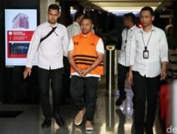 Gubernur Riau Terlibat OTT, Diketahui Sembunyi di Kafe oleh KPK