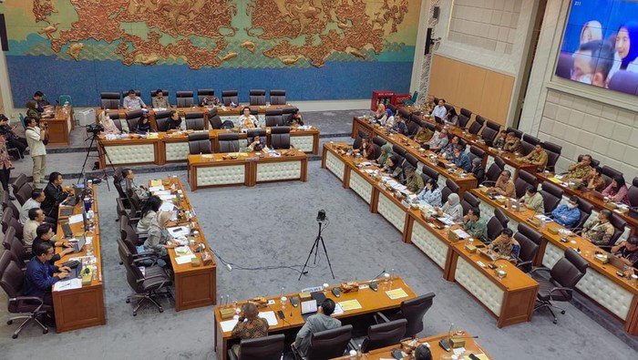 Aqua cs Buka Suara soal Sumber Air: Siapa yang Rugi dalam Permainan Air Ini?