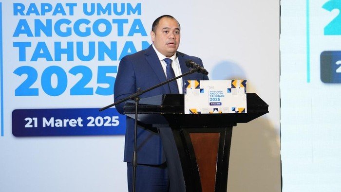 Respons Bos Asosiasi Fintech ke Sanksi OJK: Dana Syariah dan Crowde Terancam