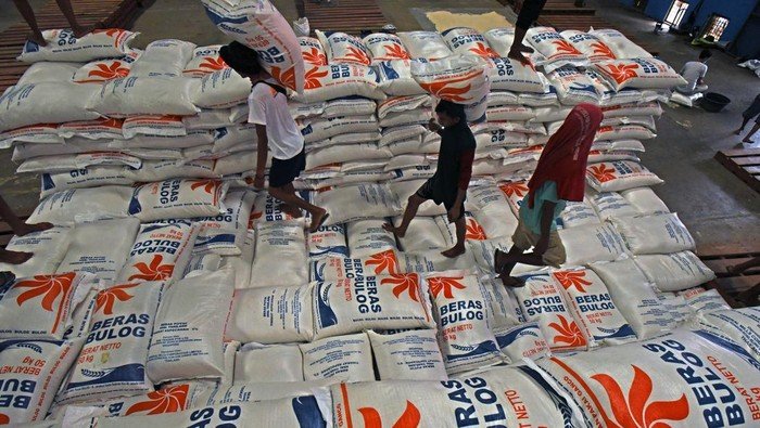 Dari Nol hingga 100, BUMN Karya Siap Revolusi Gudang Bulog dalam Setahun!