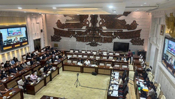 Respons Aduan Korban Investasi Bodong, DPR Bakal Bertemu OJK - Update 3