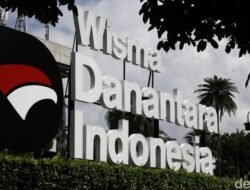 Bos Danantara Bongkar Rencana Merger Grab & GOTO