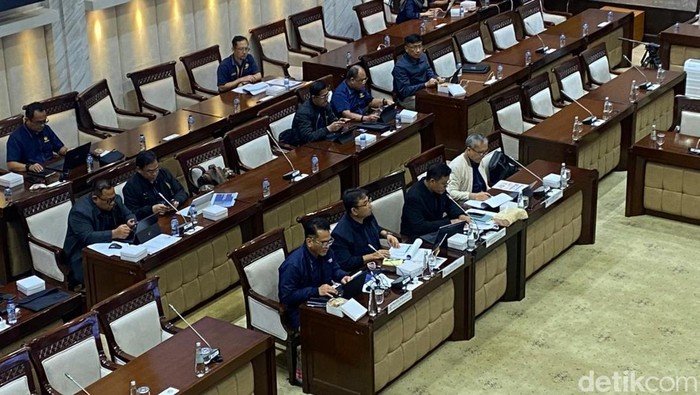 Sisa Satu Bulan, Dirjen Pajak Pede Target Rp 2.189 T Tercapai - Update 3