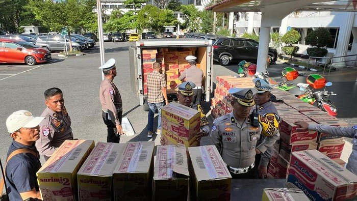 Bantuan Beras-Pakaian dari Ditlantas Polda Riau, Harapan bagi Warga Terdampak Bencana