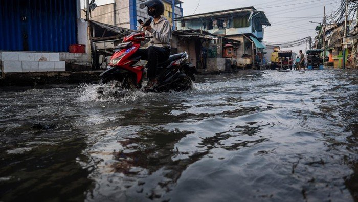 Pesisir Jakarta dalam Ancaman Banjir, Warga Diharapkan Waspada!