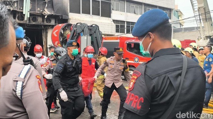 Pemadaman Menyebabkan Kebakaran Massal, 22 Orang Tewas di Gedung Terra Drone