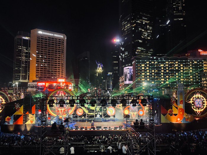 [Tak Ada Kembang Api, Malam Tahun Baru di Bundaran HI Tetap Berapi-api]