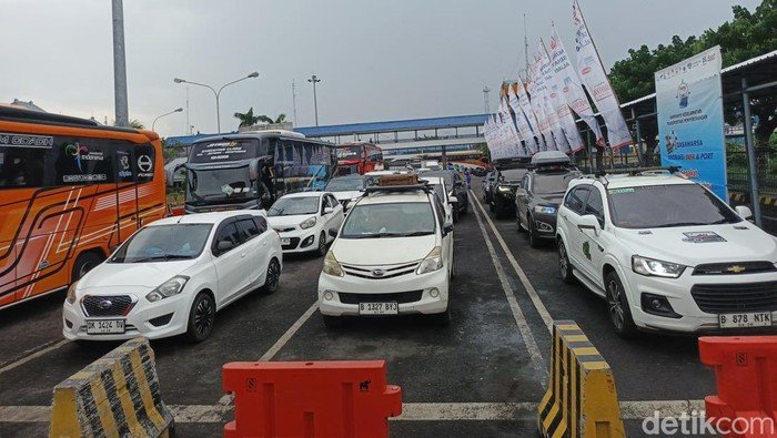 Arus Balik Tahun Baru 2026, Gilimanuk Sibuk dengan Kendaraan Meningkat [Transportasi]