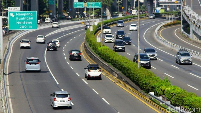 Libur Tahun Baru 2026, Lalin di Tol Arah Jakarta Lancar Pagi Ini - Update 2