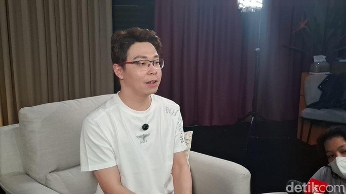 [73 Pertanyaan Membuncah, Richard Lee Diperiksa Hingga tengah malam]