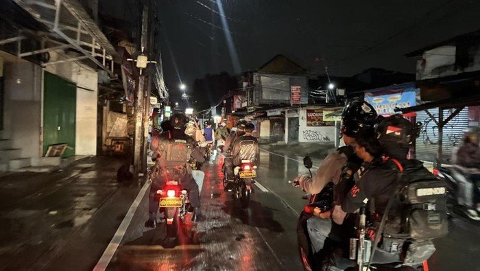 Patroli Malam Brimob: Tawuran dan Konvoi Motor di Jaktim Ditekan Ampuh!