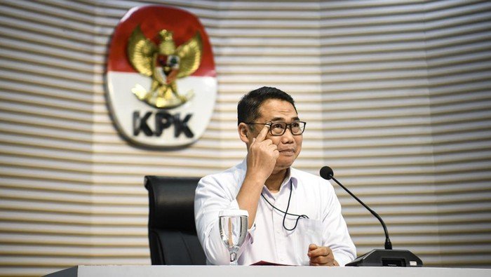 OTT Pajak Gegerkan KPP Madya Jakut, KPK Periksa 5 Orang Terkait!