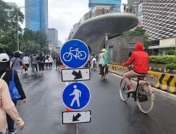 Ada Rambu Pemisah Pesepeda-Pejalan Kaki di CFD HI, Warga: “Ini Belum Cukup!”