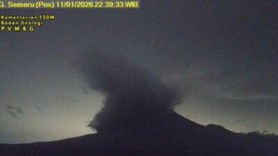 **Gunung Semeru Meletus Kembali, Awan Panas Menerjang Sejauh 5 Km!**