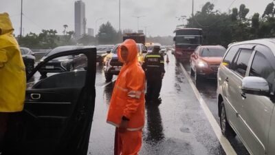Kecelakaan Menyedot Perhatian di Tol Serpong, Lalin Jakarta Tersendat Hebat!