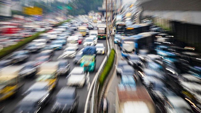 Krisis Lalu Lintas: Sejumlah Titik Tol Mengarah ke Jakarta Macet Parah, Siapa yang Bertanggung Jawab?