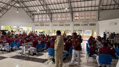 **Presiden Prabowo Subianto Bersama Siswa di SRT 9 Banjarbaru: Wujud Kebijakan Pendidikan yang Berkualitas**