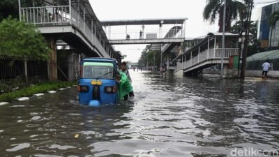 Banjir Jakarta Menerjang 57 RT dan 39 Ruas Jalan, Warga Gelisah!