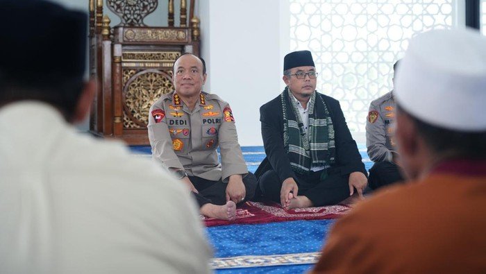 Dukungan Kades Cibinong bagi SMA Kemala Taruna Bhayangkara: Langkah Nyata untuk Masa Depan Pendidikan!