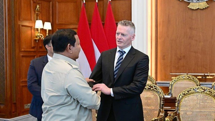 Dari Istana ke Langit, Prabowo Terima Dirut Garuda dan Embraer, Apa yang Dipertaruhkan?