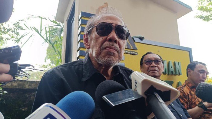 Eyang Meri: Anakku, Hiduplah Tanpa Fasilitas Sederhana