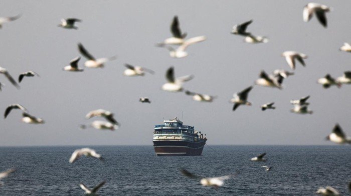 Kapal Tanker Tak Berteman dengan Selat Hormuz Saat Ini