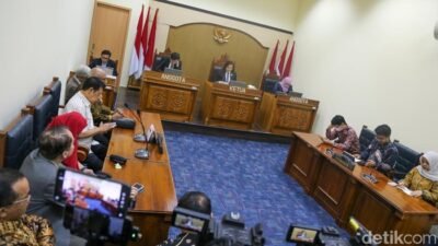 “Dari KIP ke UGM: Serba-serbi Putusan yang Guncang Info Studi Jokowi!”