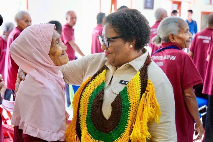 Wamendagri Kunjungi Panti Jompo di Jayapura, Serap Aspirasi Para Penghuni - Update 2