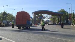 Antrean Truk di Pelabuhan Ciwandan, Polisi Siagam Jaga JLS