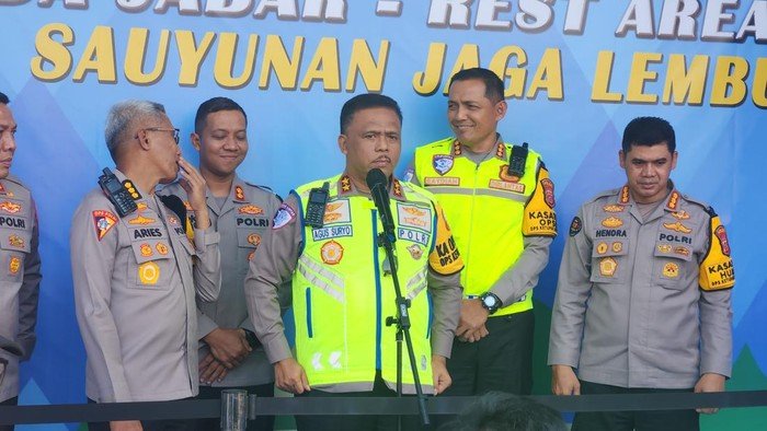 Agus Suryonugroho Cek Rest Area Cikampek, Pastikan Mudik 2026 Aman