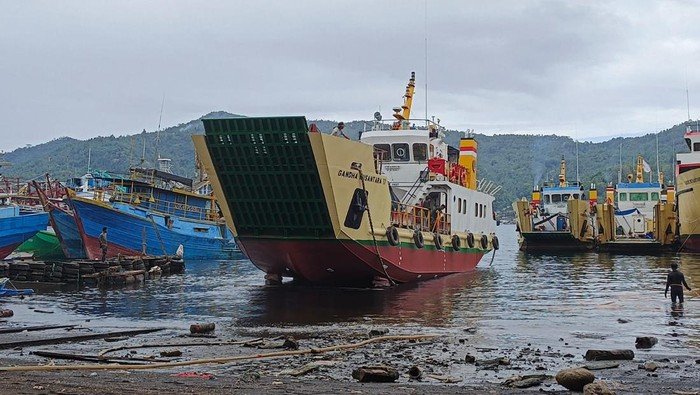 Kapal Pelni Terdampak Gelombang Tinggi, 7 Kru Dipastikan Selamat - Alternatif 3