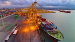 **Pelindo Tetap Beroperasi Penuh Selama Masa Angkutan Lebaran 2026: Strategi Bisnis yang Mendukung Mobilitas dan Logistik**