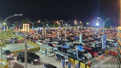 **Menhub: Malam Ini, Pelabuhan Merak Kebanjiran Puncak Arus Mudik!**