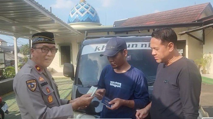 Polsek Serahkan Mobil Korban Kasus Penggelapan, Langsung Dipakai Mudik Lebaran: Kisah Solidaritas yang Membuat Ngeri!