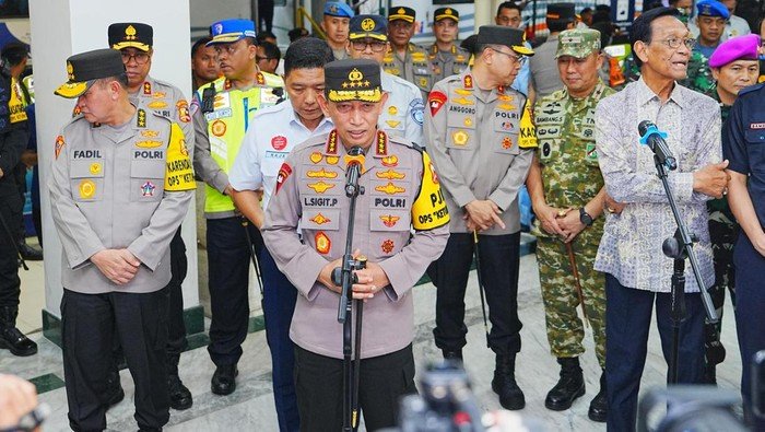 Tren Mudik 2023: Kapolri Konfirmasi Pelayanan Optimal di Stasiun Tugu