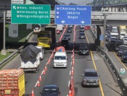 “Kakorlantas: 42% Kendaraan Sudah Tinggalkan Jakarta, Arus Mudik Mulai Padat!”