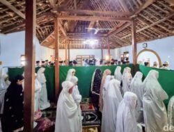 Jemaah Syathaariyah di Ponorogo Salat Idul Fitri Sebelum Waktu, Ini Penjelasannya