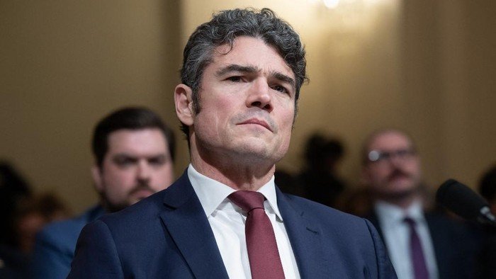 Bos Kontraterorisme FBI Surut, Hubungan dengan Perang Iran Dituduh